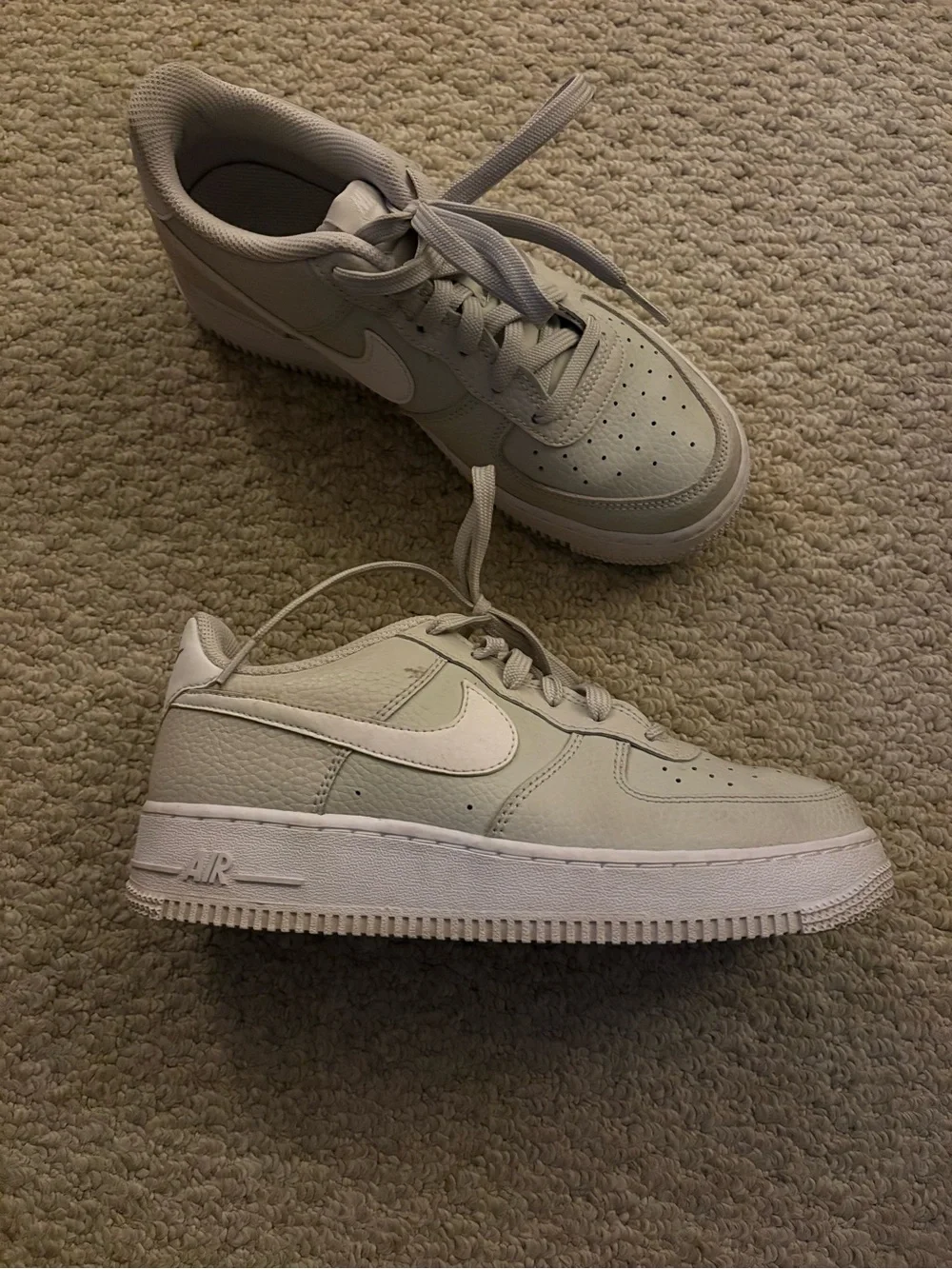 Nike Kids Light Gray/Green and White Low-Top Sneakers